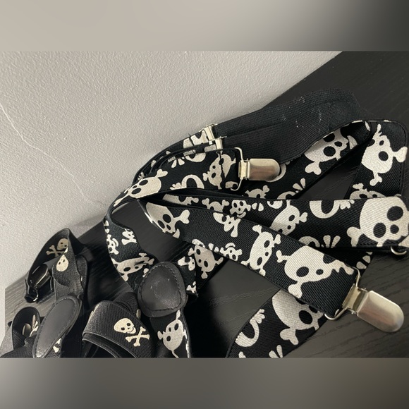 Grunge Skull Suspenders ( ONE PAIR WORN IN A DISNEY SHOW ) - Picture 4 of 9